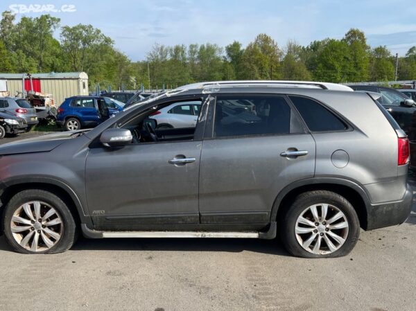 Kia Sorento 2.2 diesel D4HB - Image 9