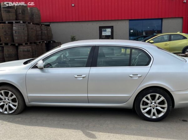 ŠKODA SUPERB 2 2.0 TDI CFFB: NA NAHRADNÍ DÍLY - Image 8