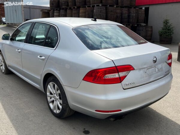 ŠKODA SUPERB 2 2.0 TDI CFFB: NA NAHRADNÍ DÍLY - Image 9