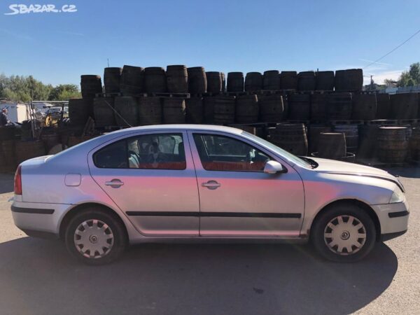 ŠKODA OCTAVIA II. 1.6 FSI, BLF, 5Q - Image 9