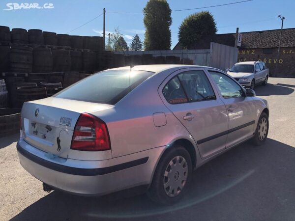 ŠKODA OCTAVIA II. 1.6 FSI, BLF, 5Q - Image 10