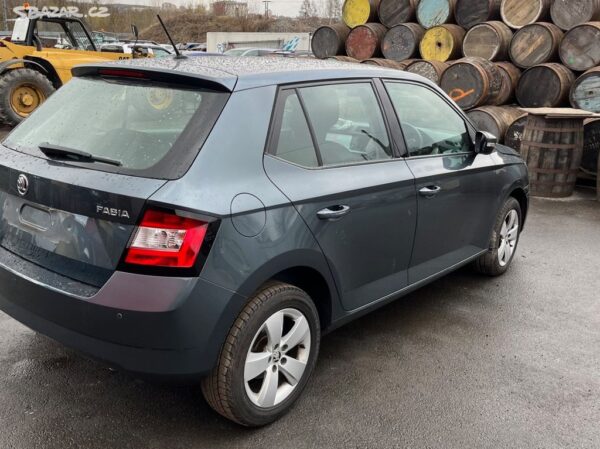 ŠKODA FABIA III. 1.2 TSI 81KW CJZD: NA NAHRADNÍ DÍLY - Image 9