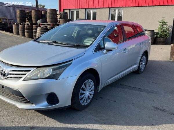 TOYOTA AVENSIS T27 2.0 D4D: NA NAHRADNÍ DÍLY